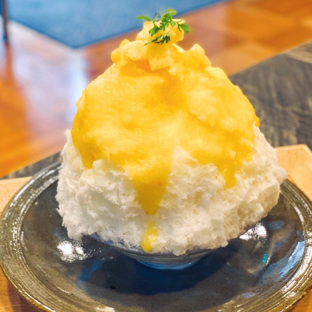 青森県弘前市にある「クラフト&和カフェ 匠館」の「パイナップルみるく氷」