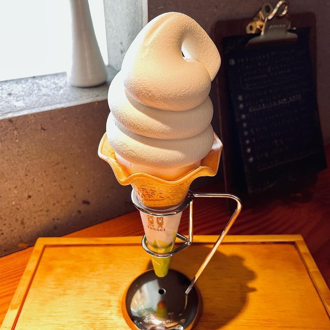 青森県藤崎町にある「SHIZUKU CAFE」の「もこもこソフトクリーム」