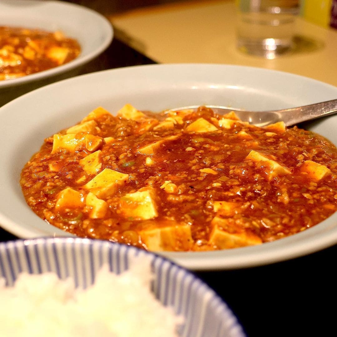 青森県弘前市にある「モアイ食堂」の「麻婆豆腐定食」