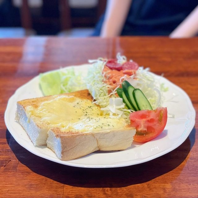 五所川原市にある珈琲詩人のチーズトースト