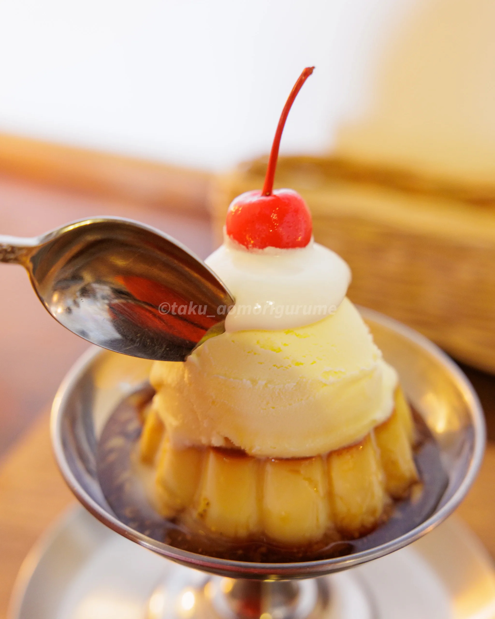 弘前市にあるcafe ROTTO(カフェロット)の自家製プリン写真