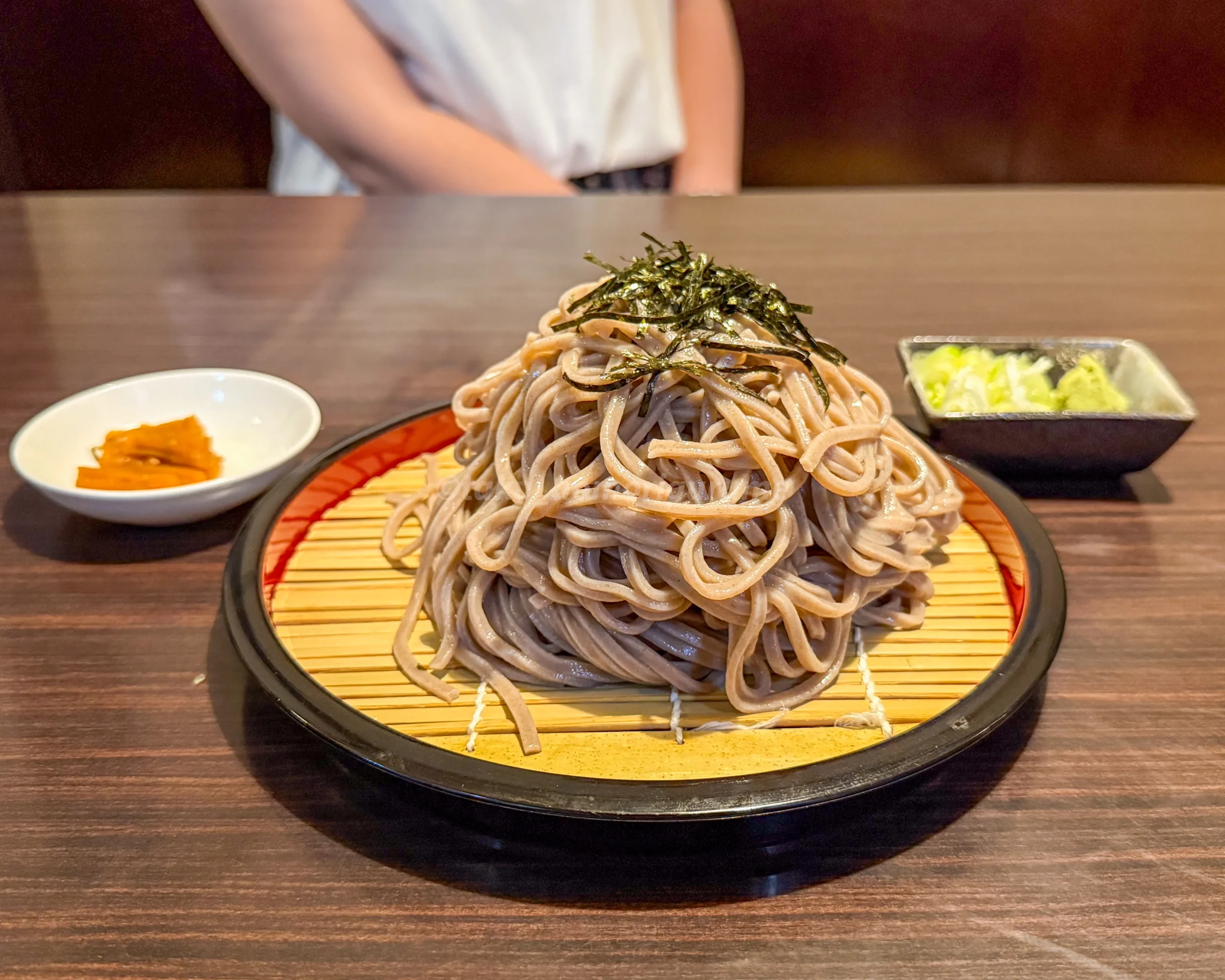 「とんかつ・餃子の店 かつ蘭」のカツ丼ざるそばセット写真