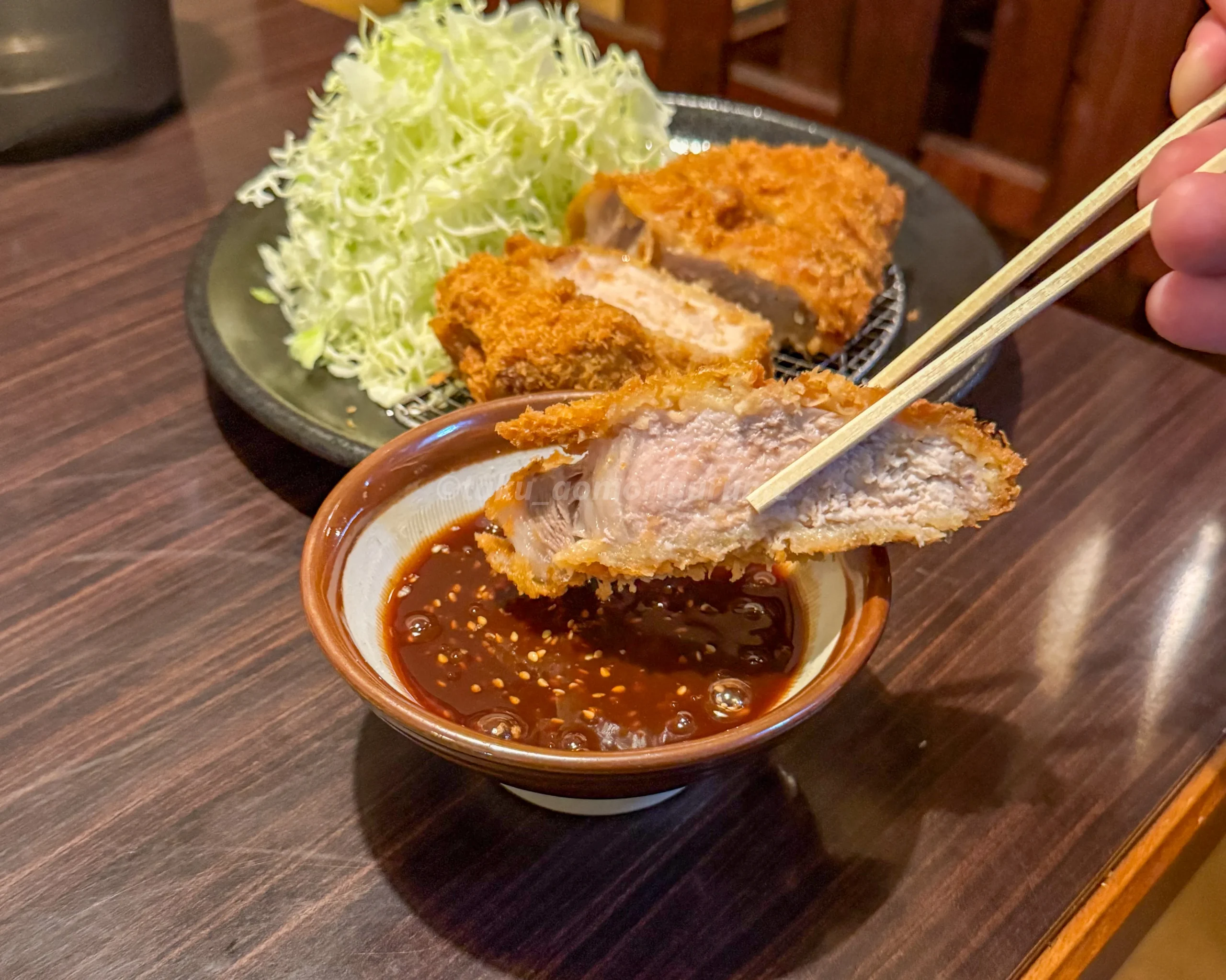 「とんかつ・餃子の店 かつ蘭」の上ロースかつ定食写真