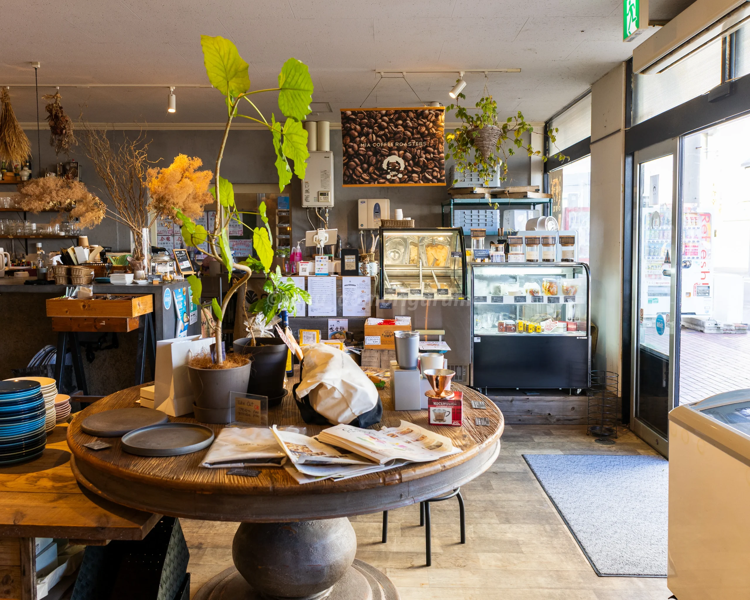 弘前市にあるPIZZERIA MiA(ピッツェリア ミーア)の店内写真