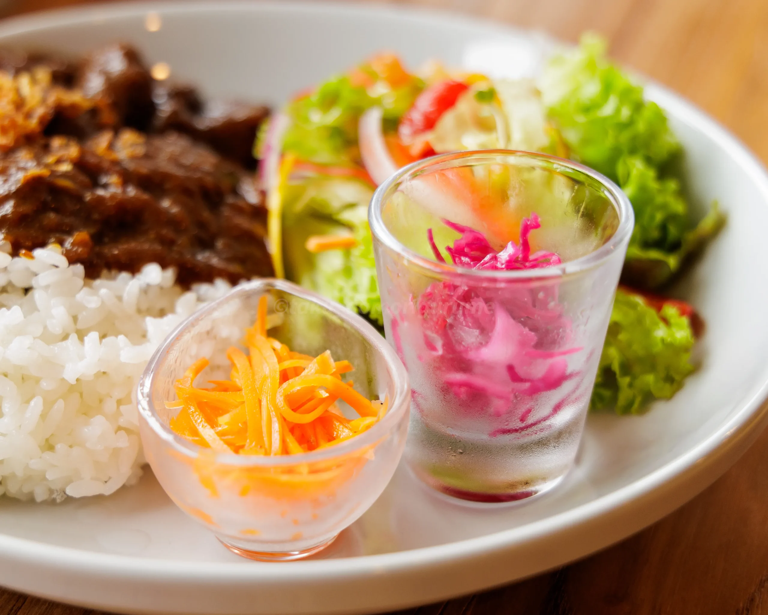 八戸市にある「Flow cafe」の倉石牛使用・トロトロすね肉カレー写真