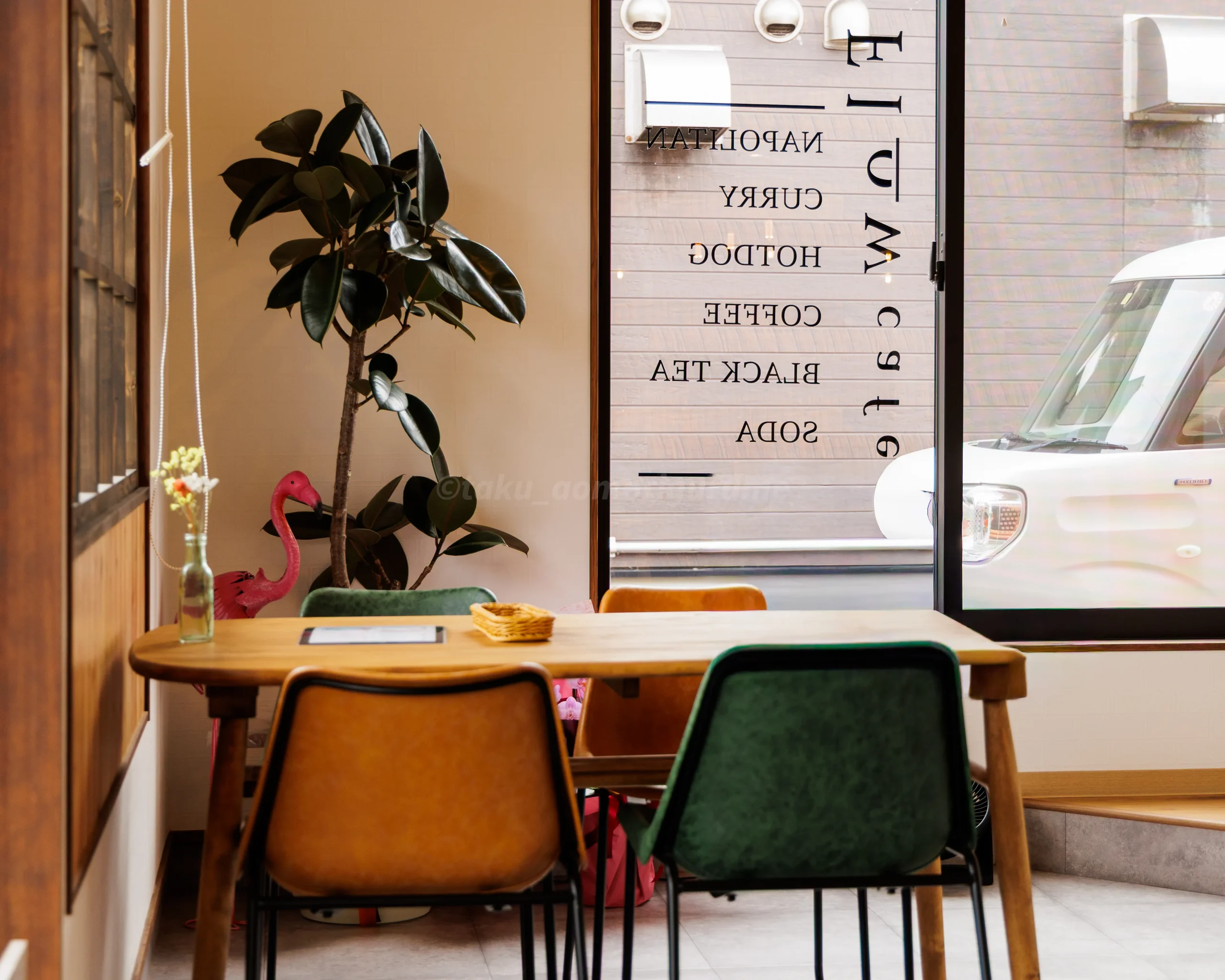 八戸市にある「Flow cafe」の店内写真
