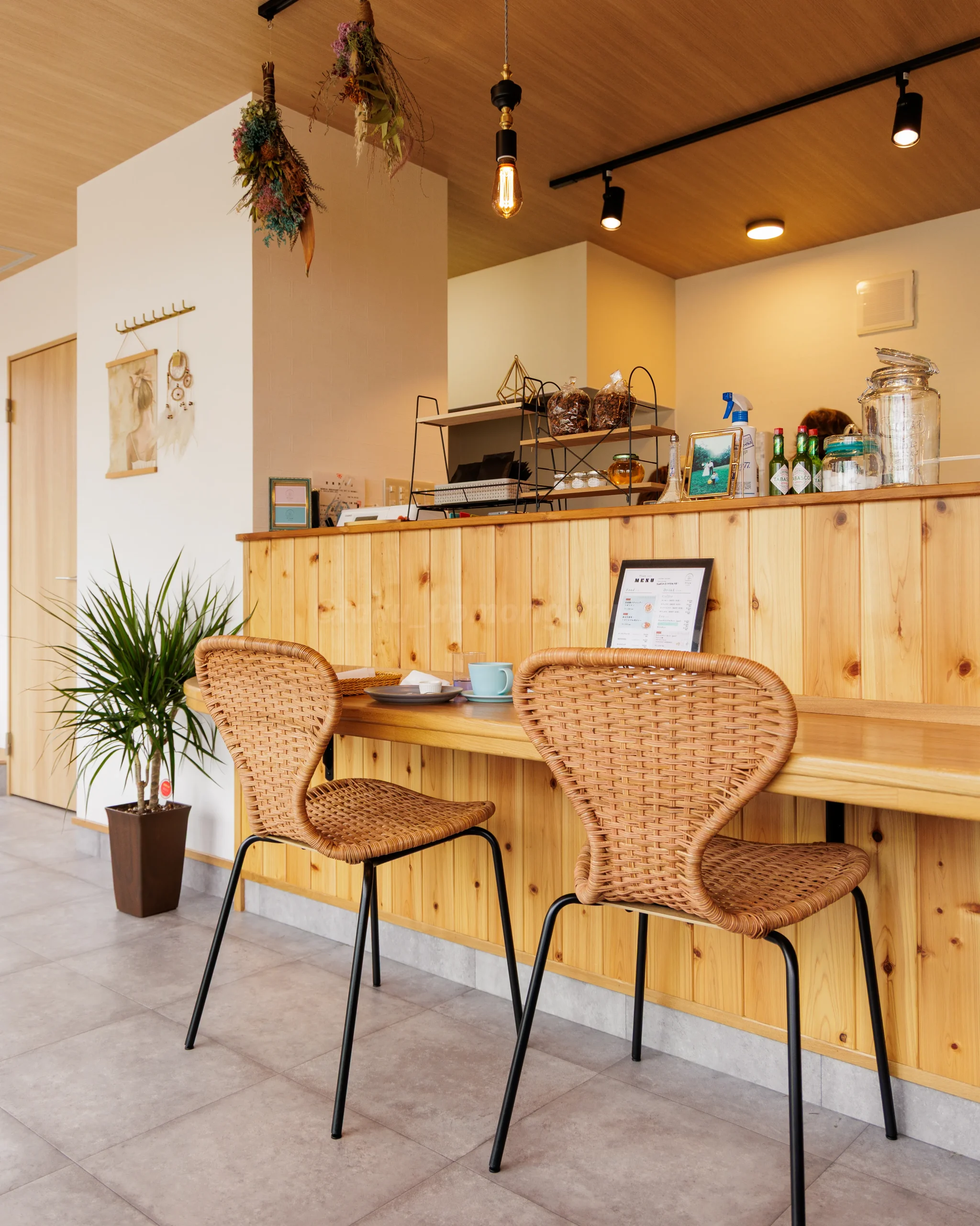 八戸市にある「Flow cafe」の店内写真