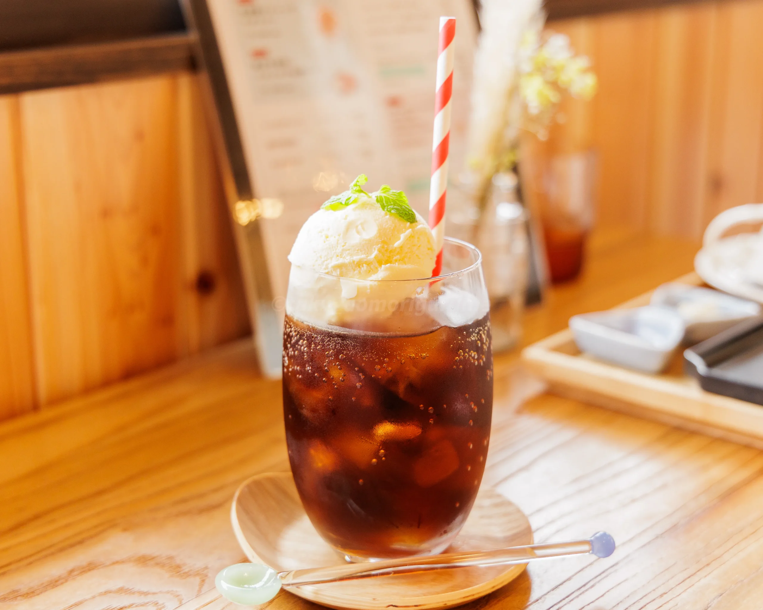 八戸市にある「Flow cafe」のコーラフロート写真