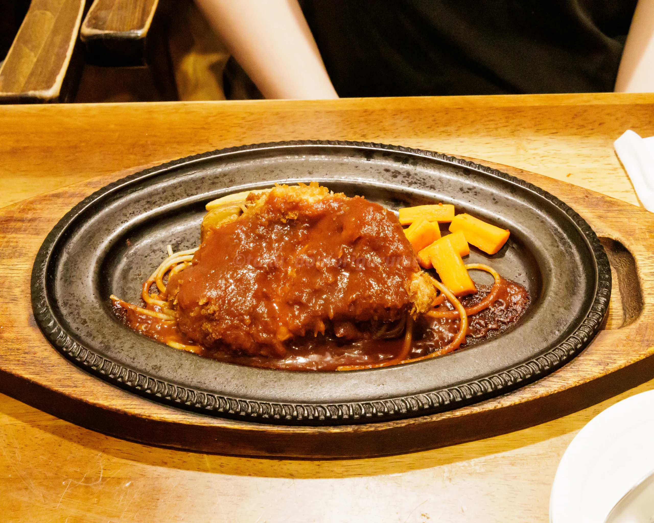 青森県おいらせ町にある「グリルシャトラン」の（セットメニュー）チキンカツ（¥1,600税込）写真