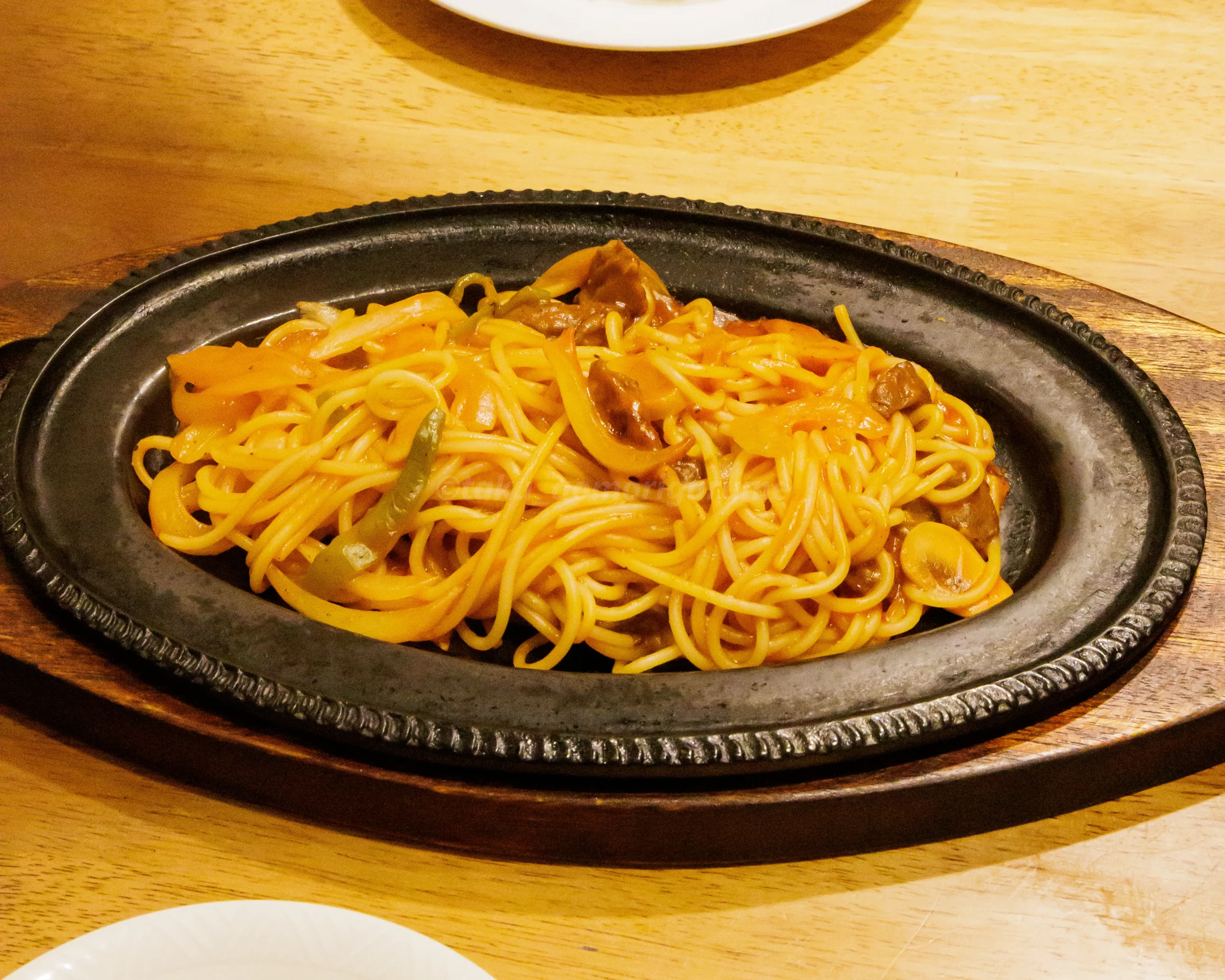 青森県おいらせ町にある「グリルシャトラン」のナポリタン（¥900税込）写真