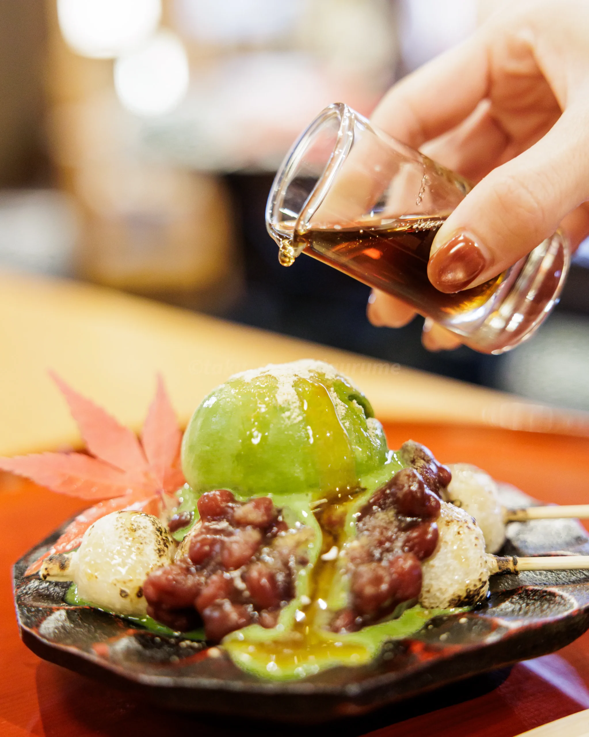 弘前市にある「ギャラリー芭蕉」の抹茶アイスだんごドリンク付写真