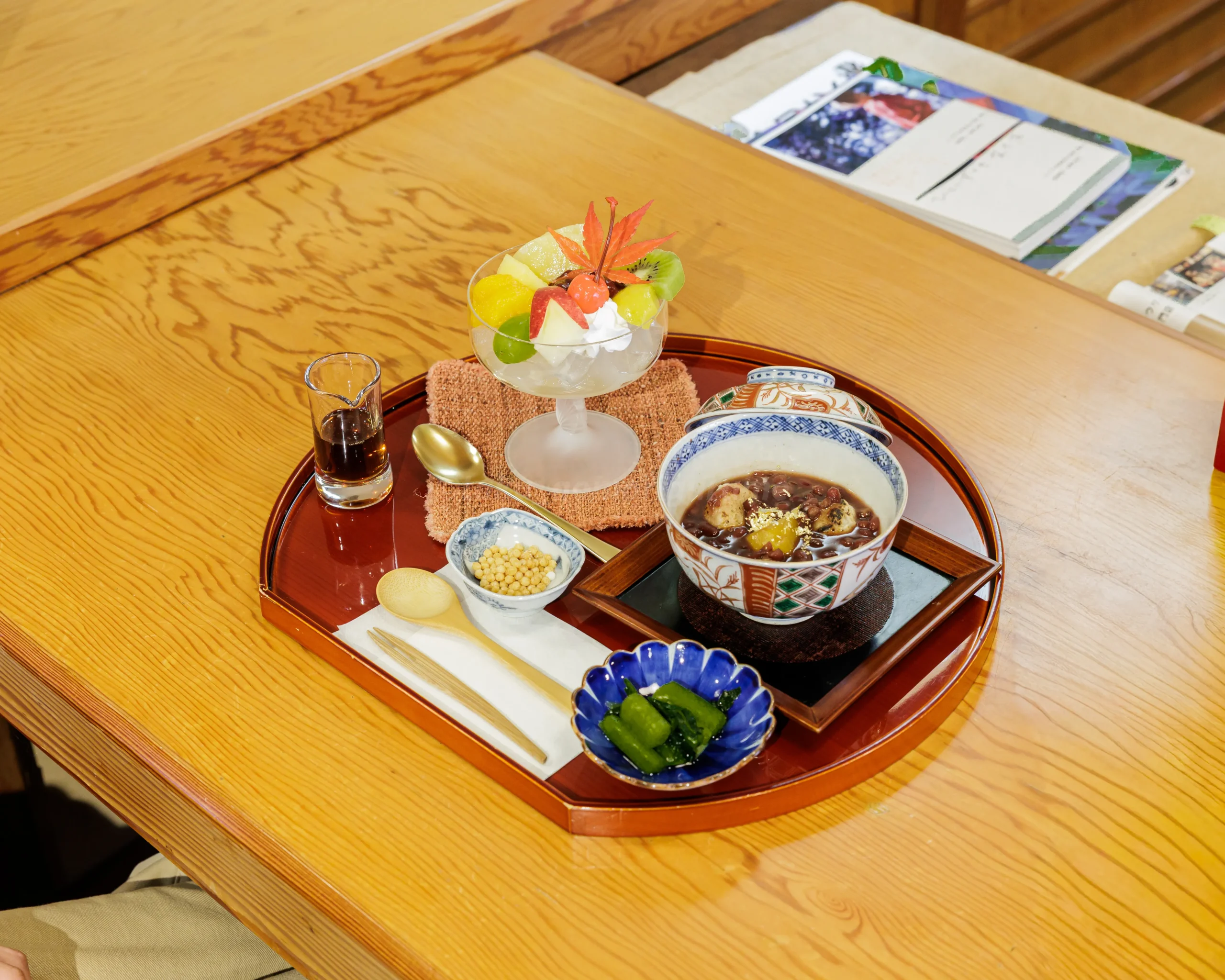 弘前市にある「ギャラリー芭蕉」の栗ぜんざいとミニあんみつセット写真