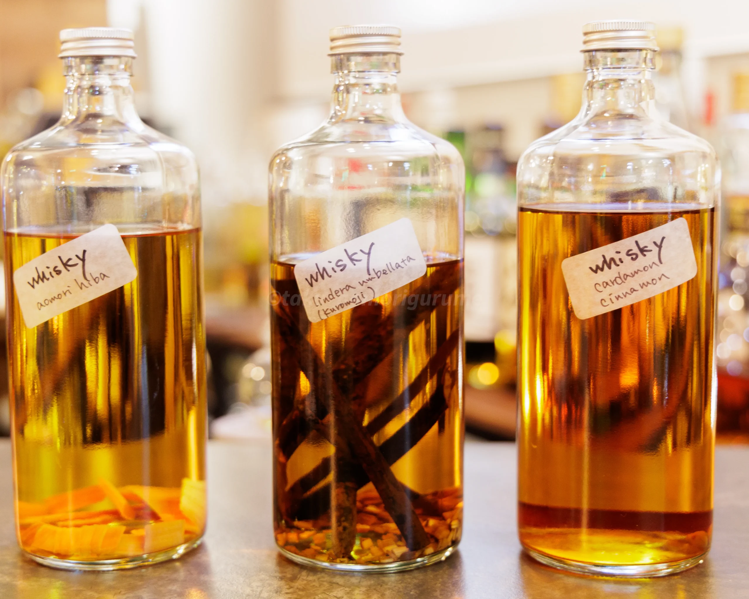 青森市にある「HAPPY STANDARD」のオリジナルスパイス酒写真