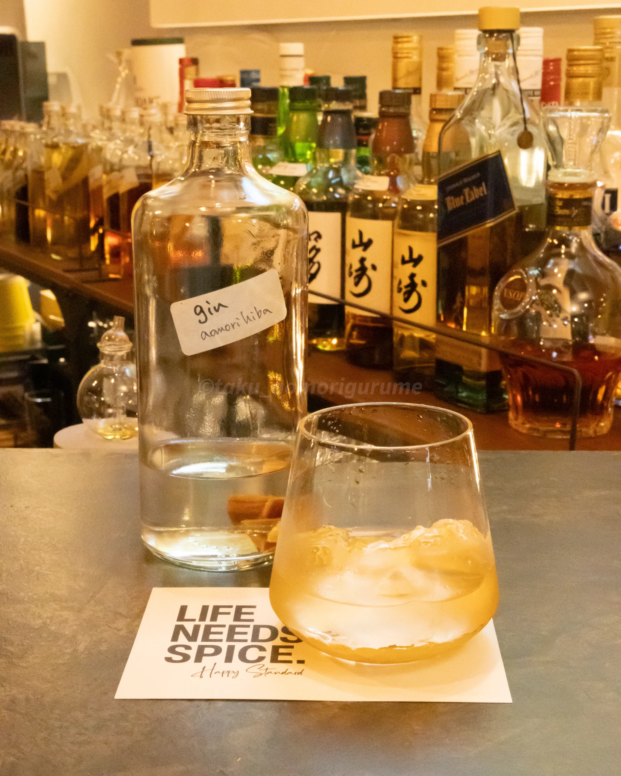青森市にある「HAPPY STANDARD」のオリジナルスパイス酒写真