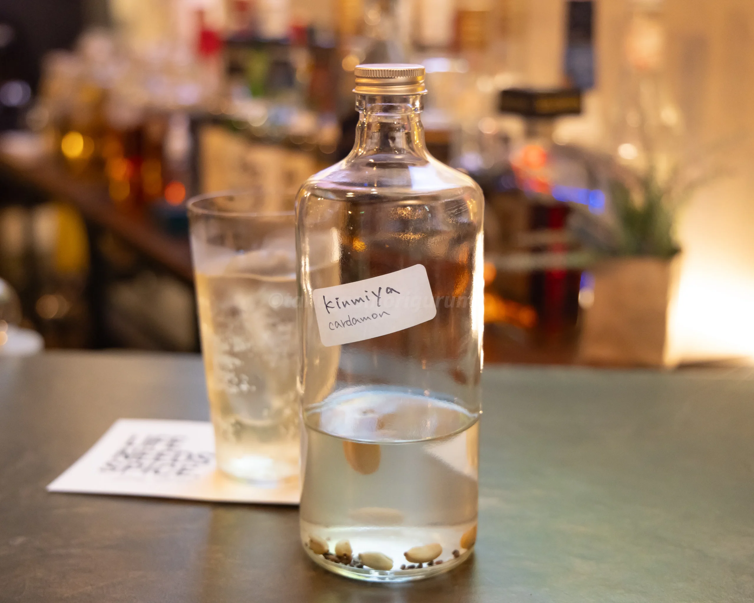 青森市にある「HAPPY STANDARD」のオリジナルスパイス酒写真